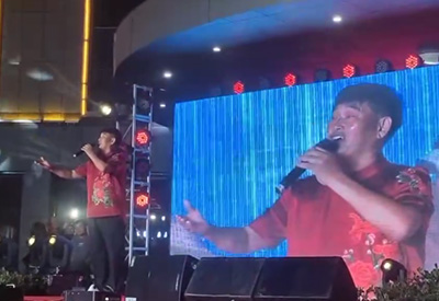 大衣哥朱之文演出現(xiàn)場